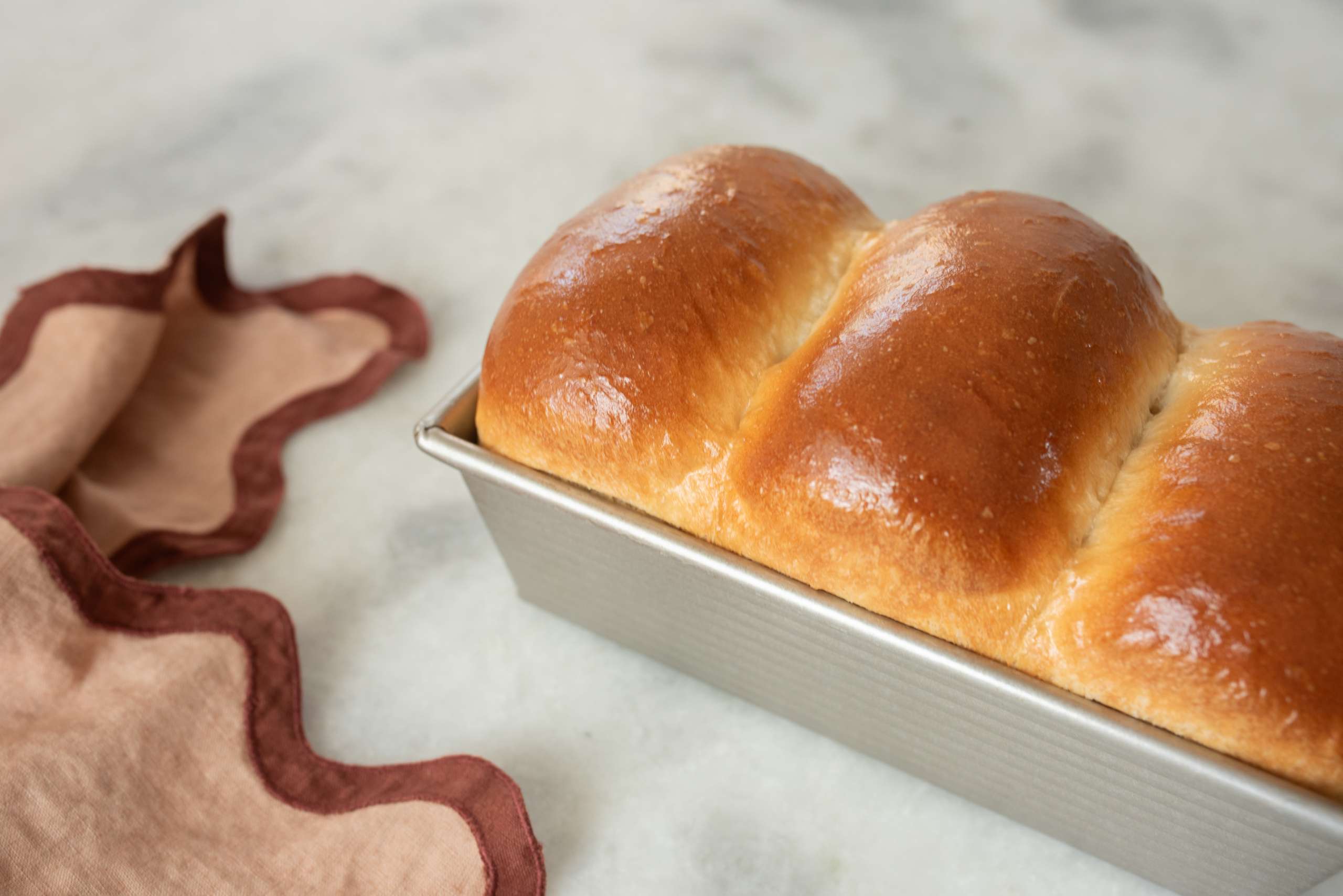 closeup of freshly baked sourdough discard sandwich bread